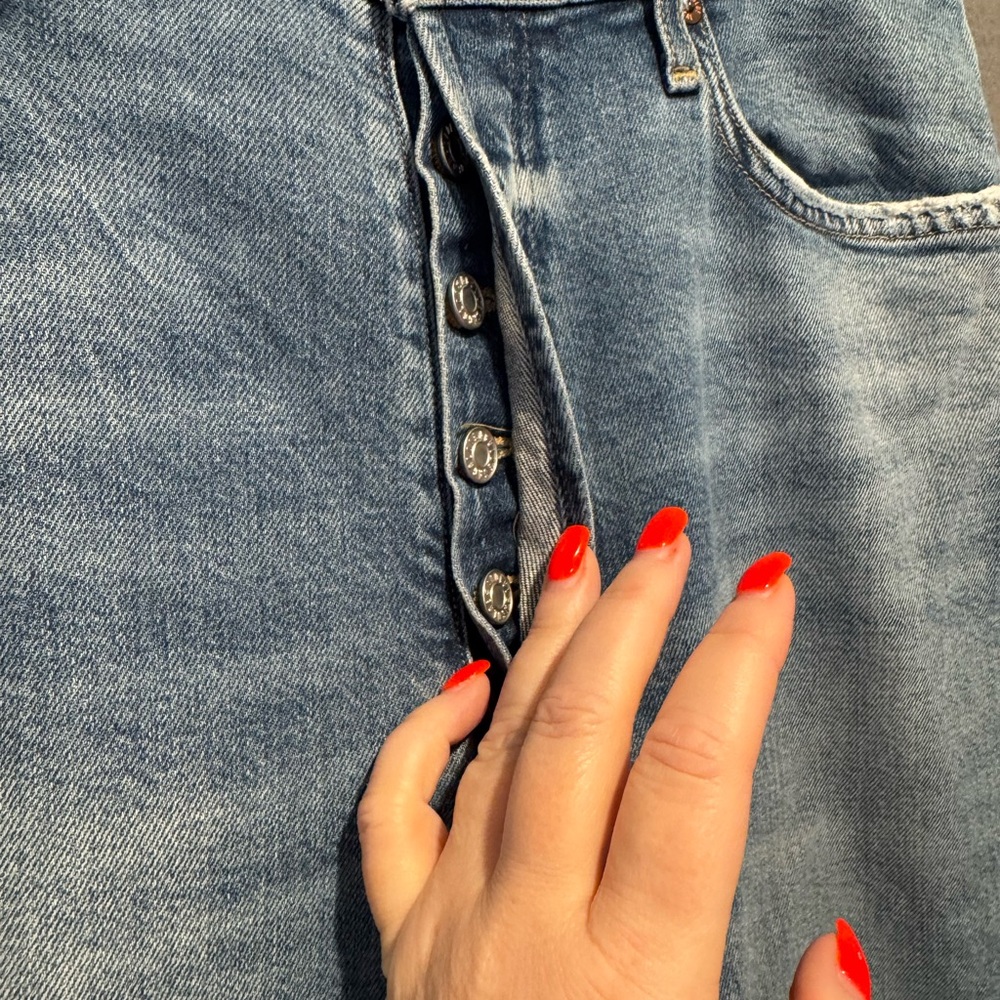 Agolde Light Wash Straight Leg Jeans with Raw Hem - Picture 4 of 8